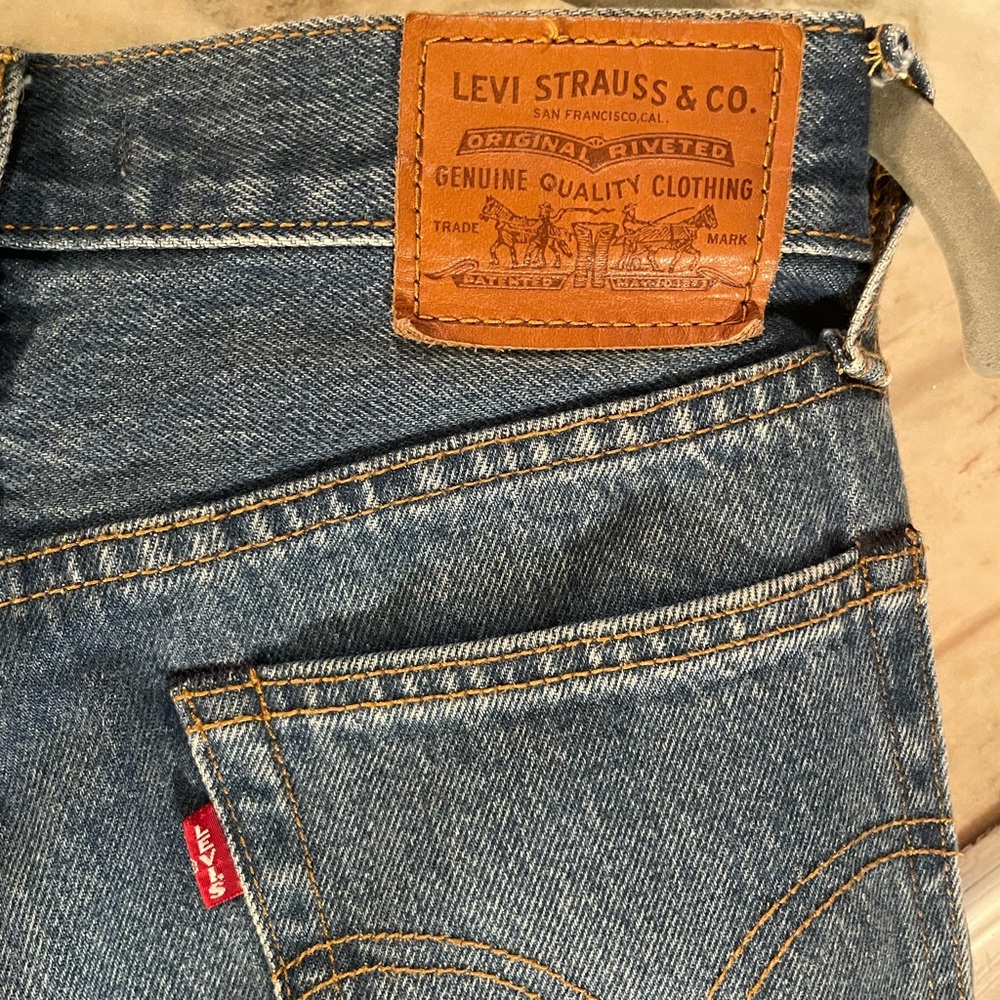 Levi’s Wedgie Straight Jeans in Blue